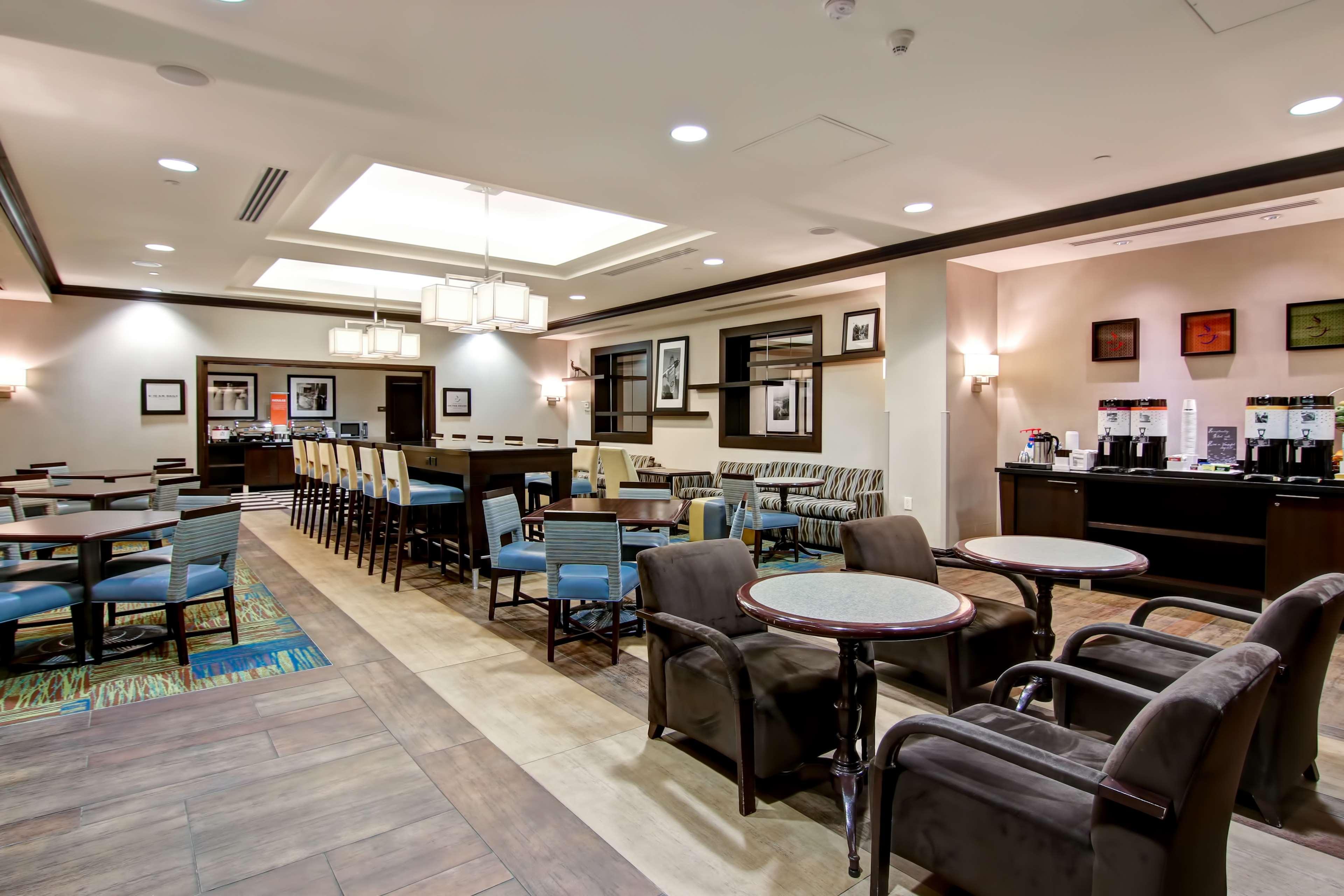 Hampton Inn By Hilton Toronto Airport Corporate Centre Exteriör bild