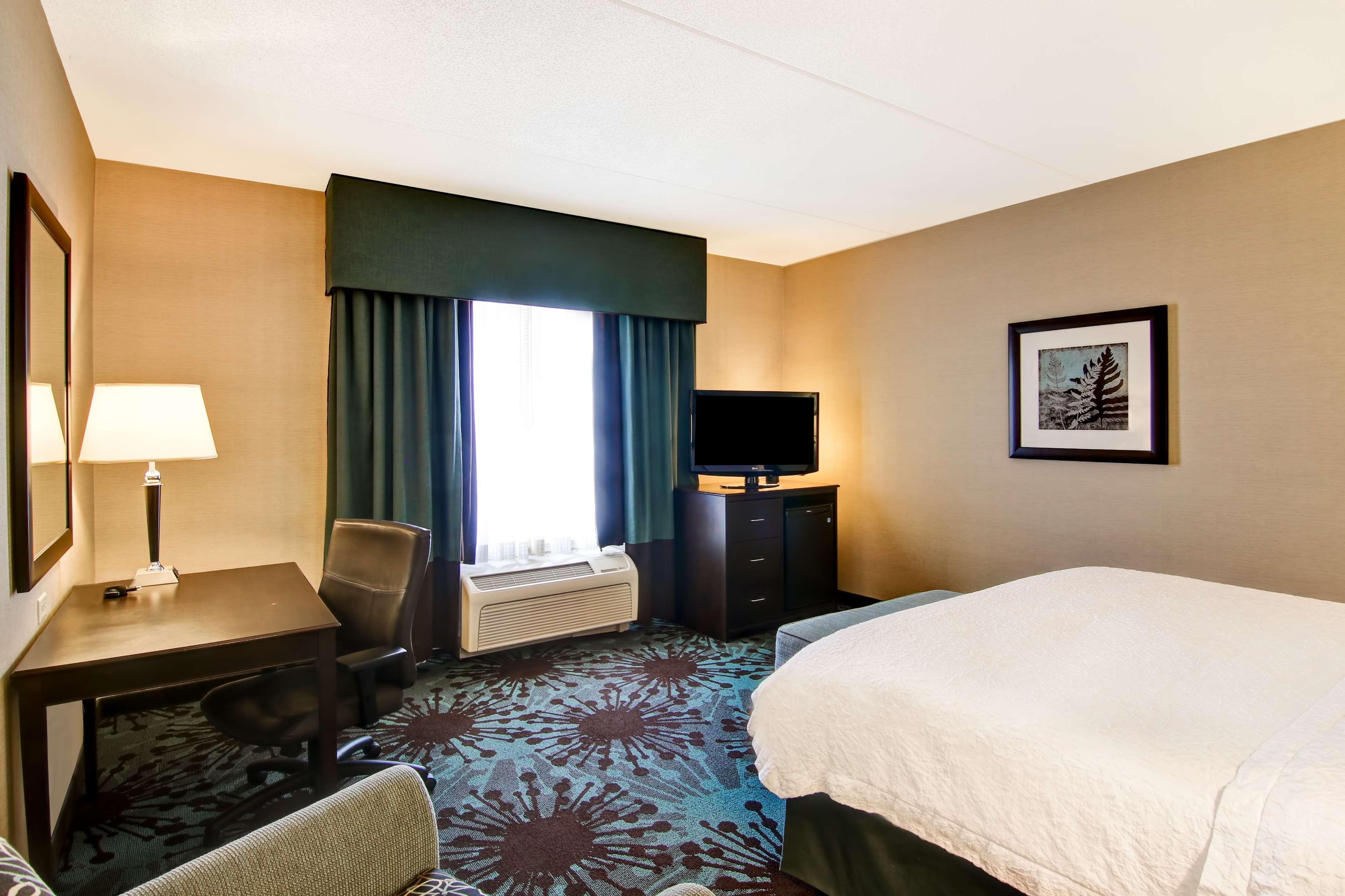 Hampton Inn By Hilton Toronto Airport Corporate Centre Exteriör bild