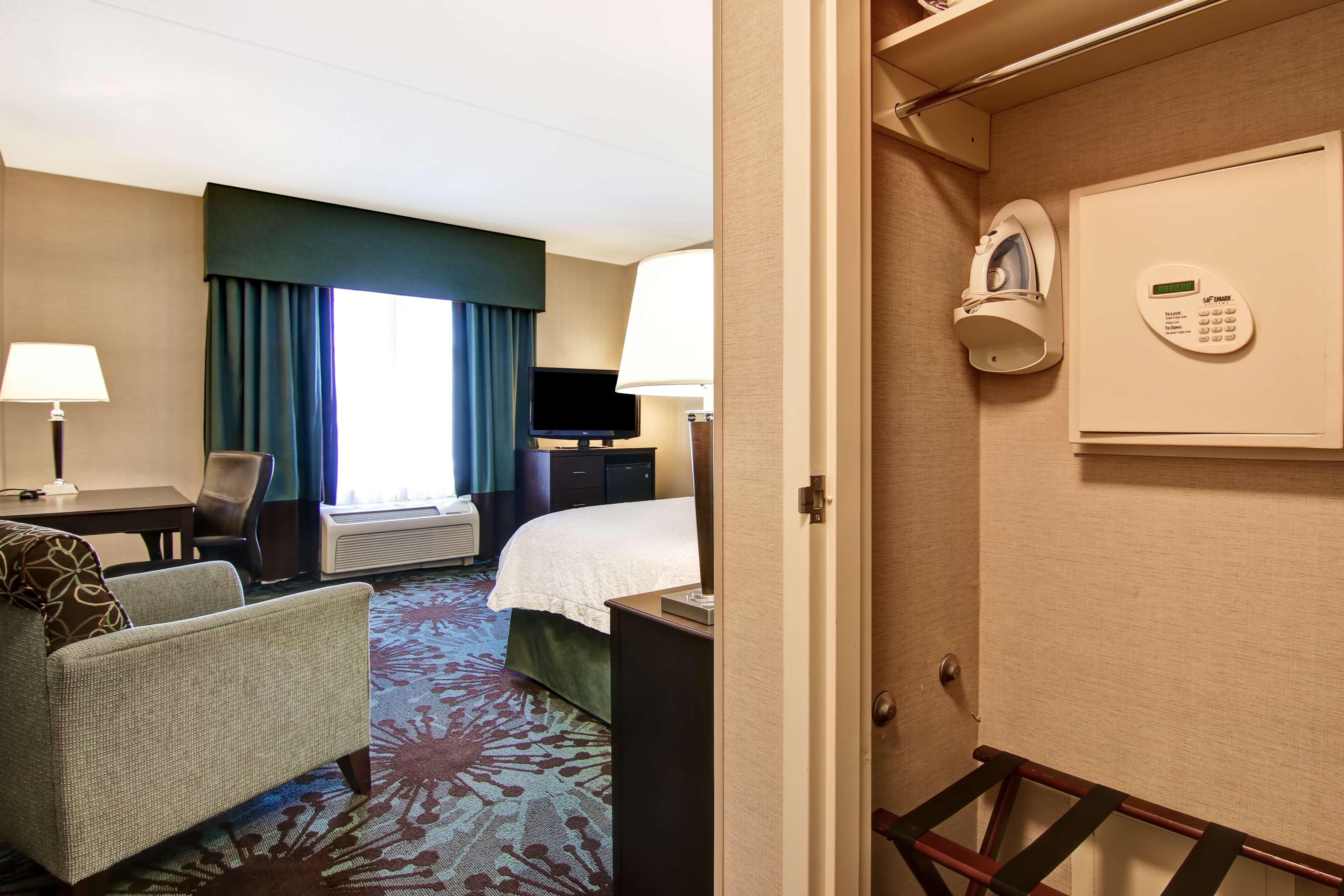 Hampton Inn By Hilton Toronto Airport Corporate Centre Exteriör bild