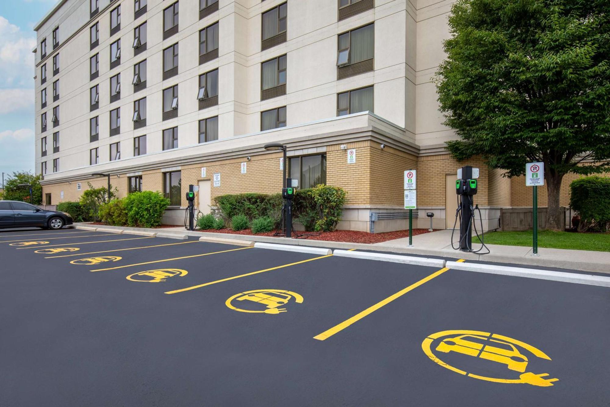 Hampton Inn By Hilton Toronto Airport Corporate Centre Exteriör bild